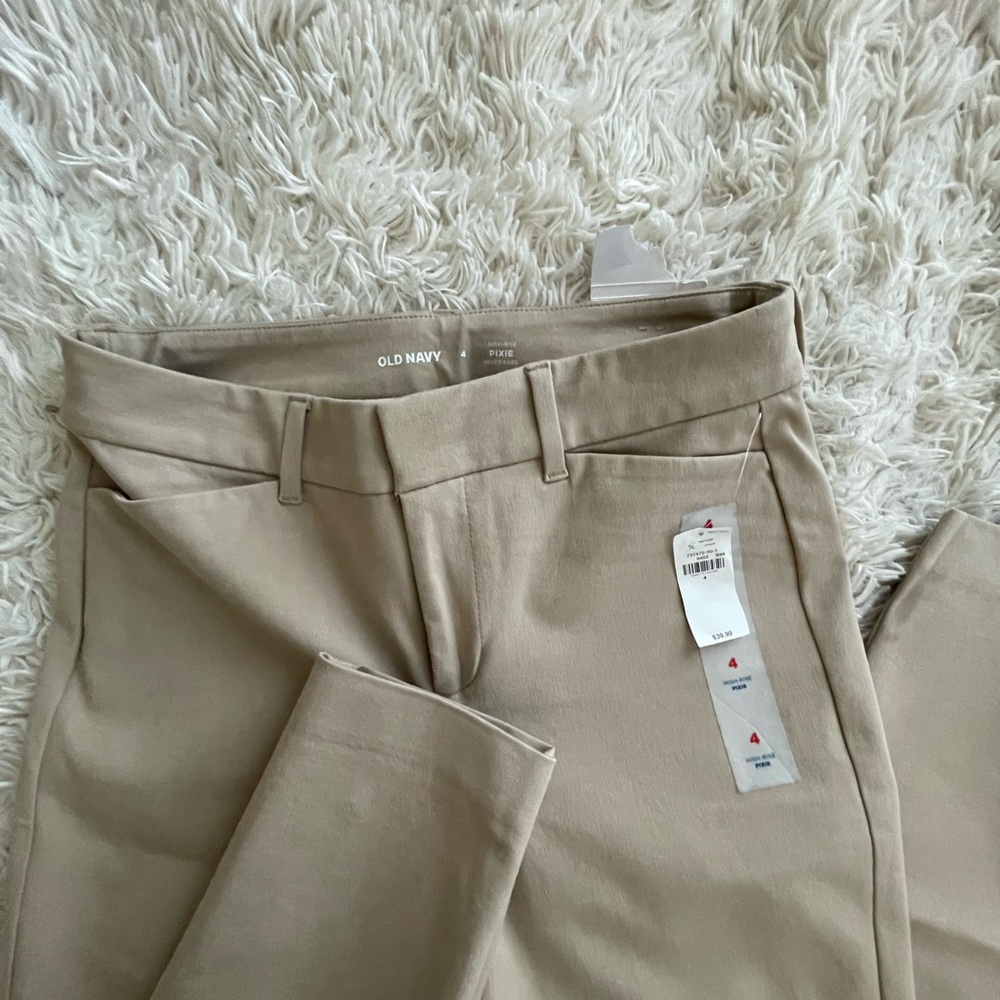 Old Navy pixie Pants - Picture 2 of 4